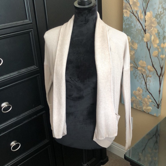 Abercrombie and Fitch Cardigan - Picture 5 of 6